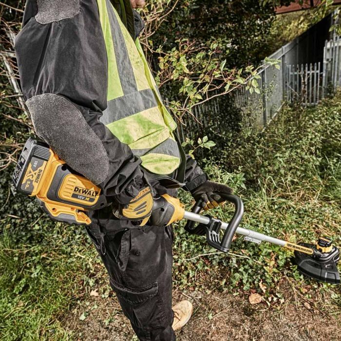 DeWalt DCM561PBS 18V XR Cordless Brushless String Trimmer With Split Shaft Bare Unit - Trigger For Precise Power